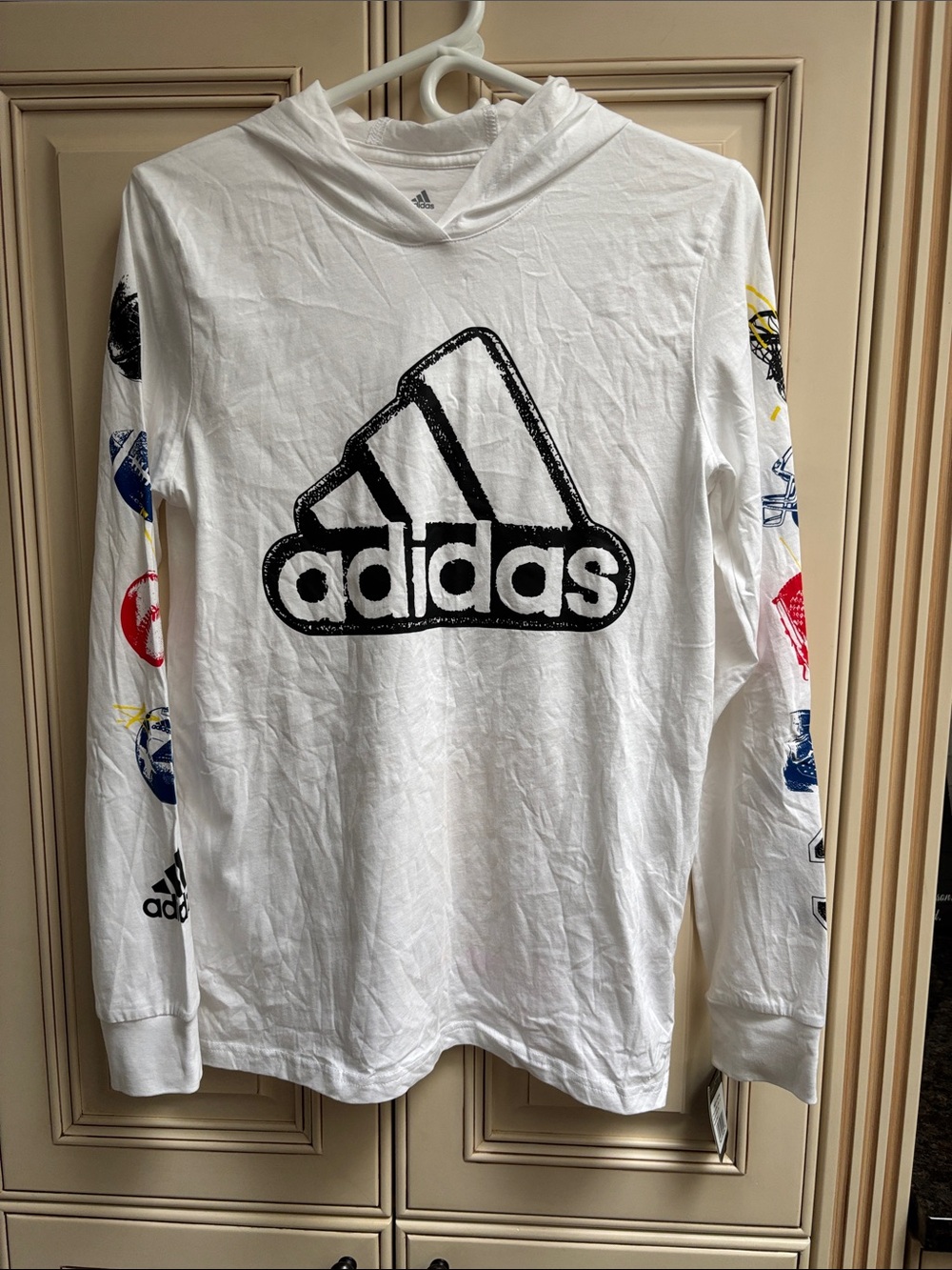 ADIDAS KIDS  White Hoodie  SIZE 1416 (L) 
Sport logos on sleeves NEW